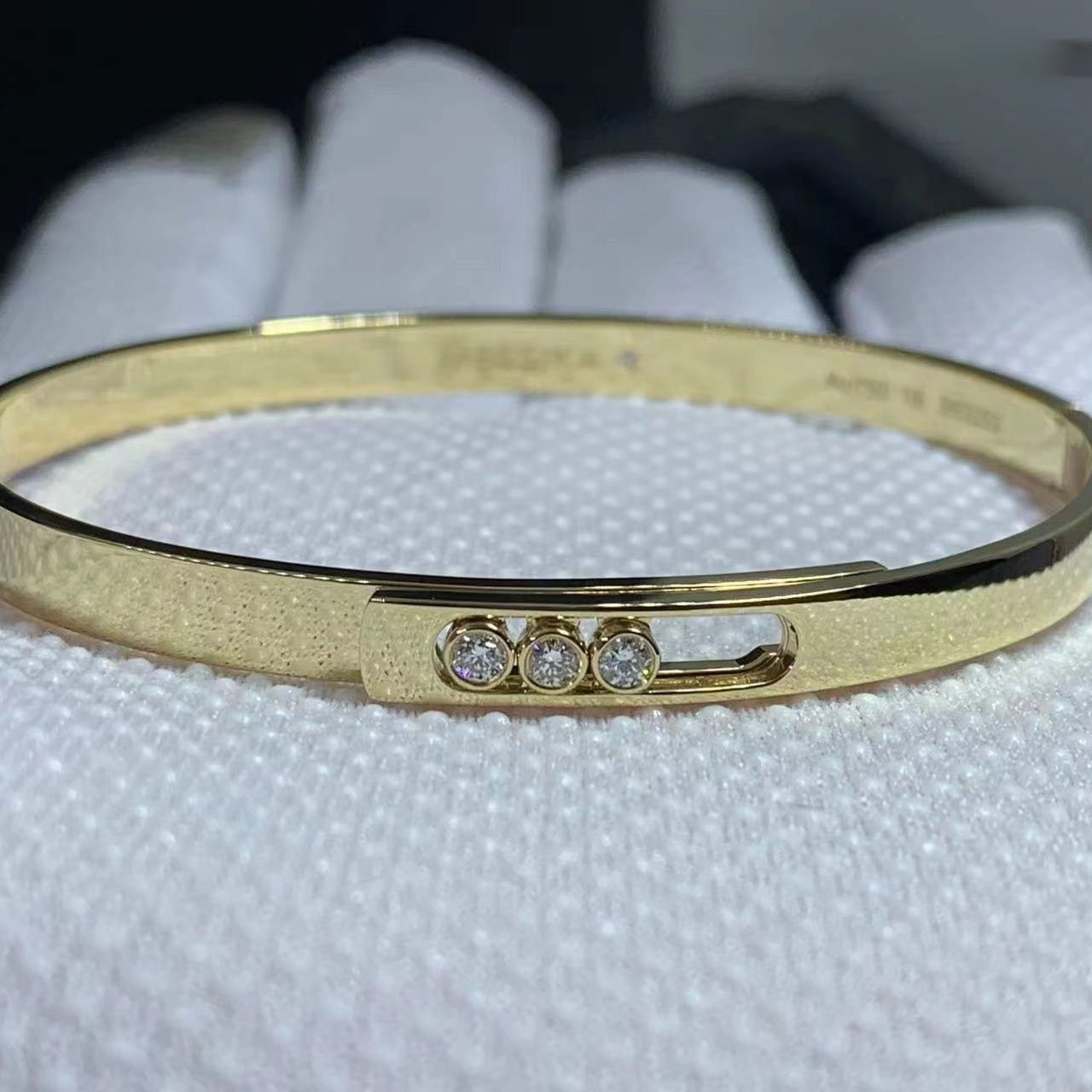 Messika-18K-Yellow-Gold-3-Diamond-Move-Noa-Bangle-Bracelet-10092-YG-3