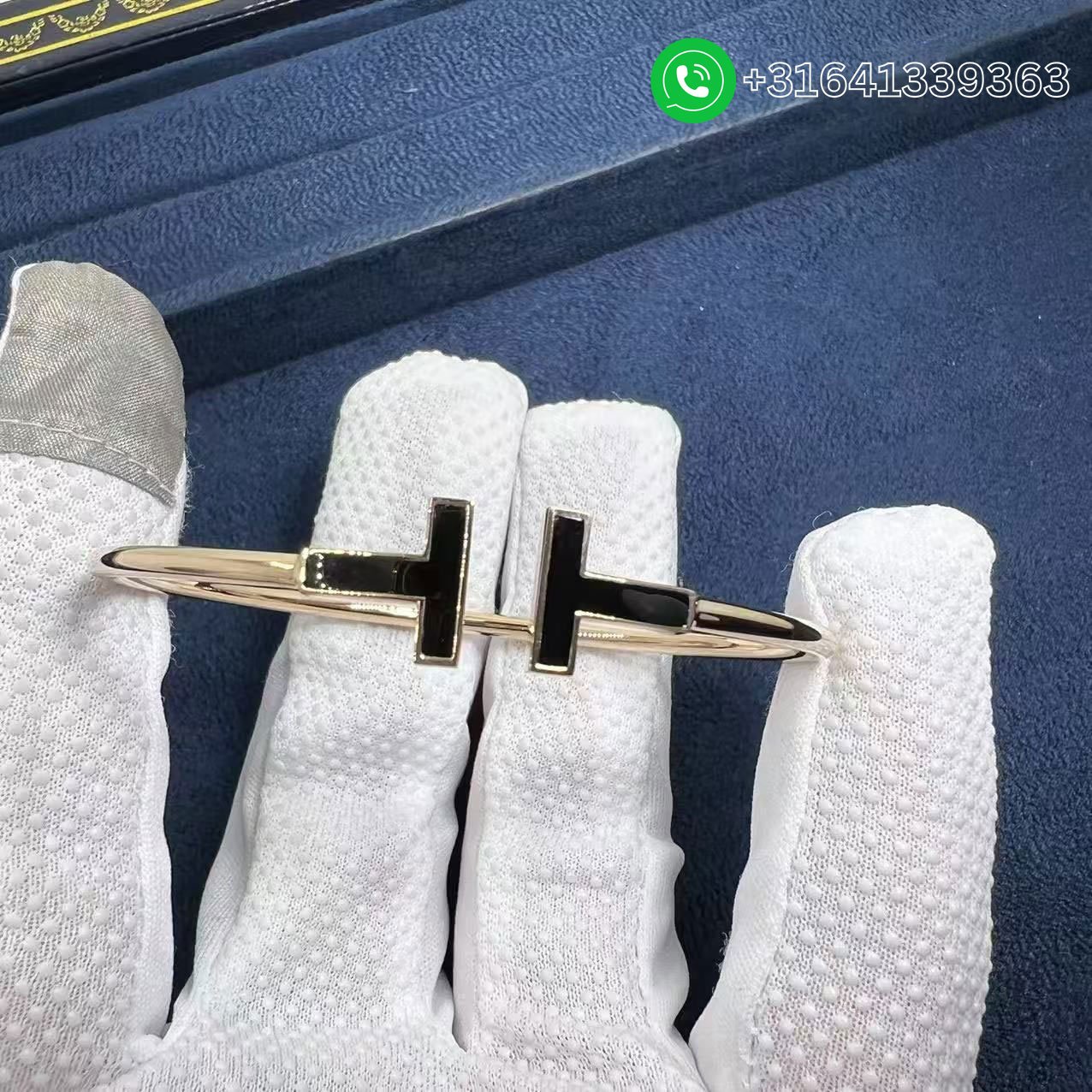 Tiffany-18k-Rose-Gold-Black-Onyx-T-Wire-Bracelet-64028677