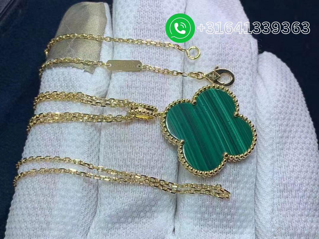 Van Cleef & Arpels 18k Yellow Gold Malachite 1 Motif Magic Alhambra Necklace VCARO3MG00 - Image 3
