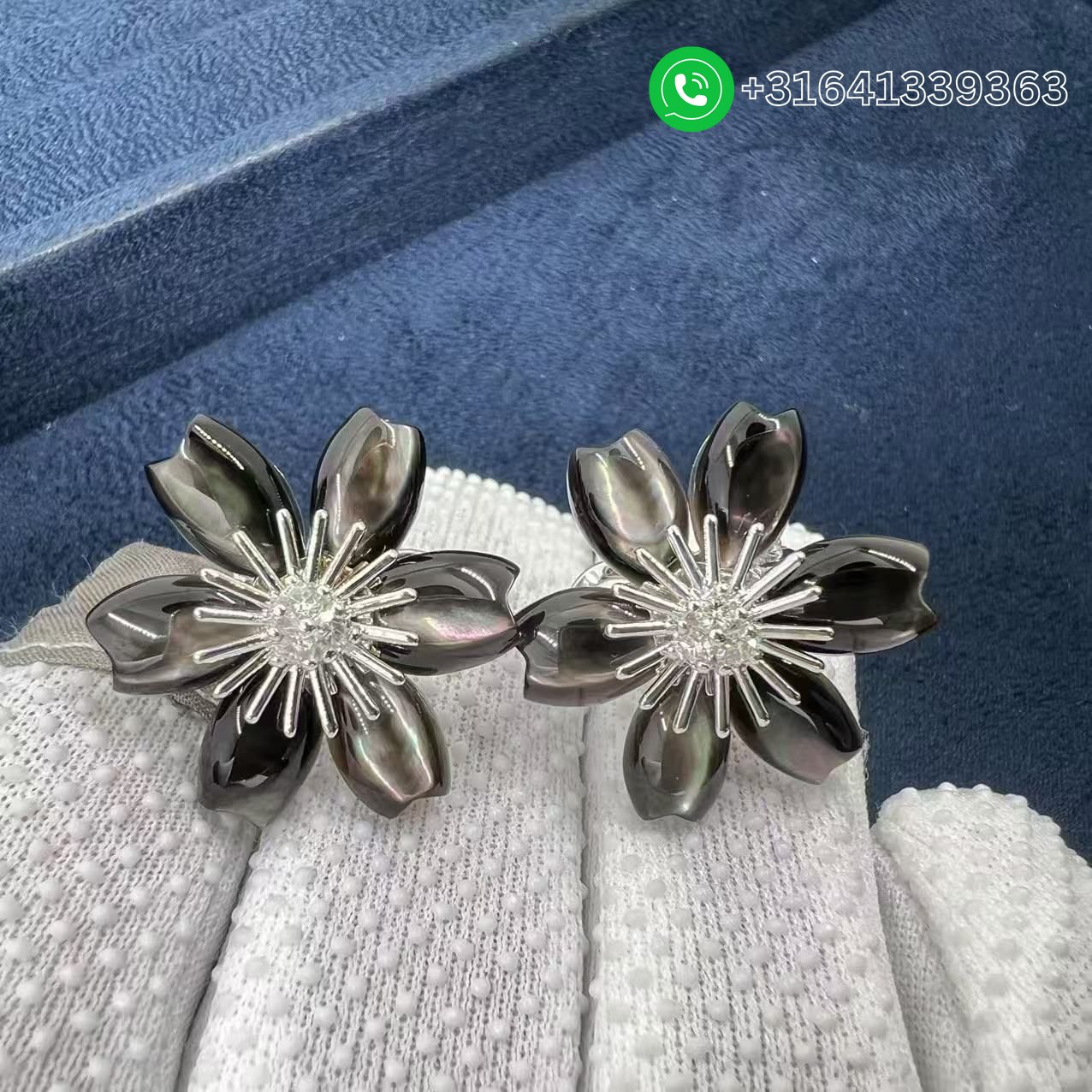 Van-Cleef-Arpels-18k-White-Gold-MiNi-Model-Mother-of-pearl-Flower-Rose-de-Noel-Earrings-VCARP7TJ00