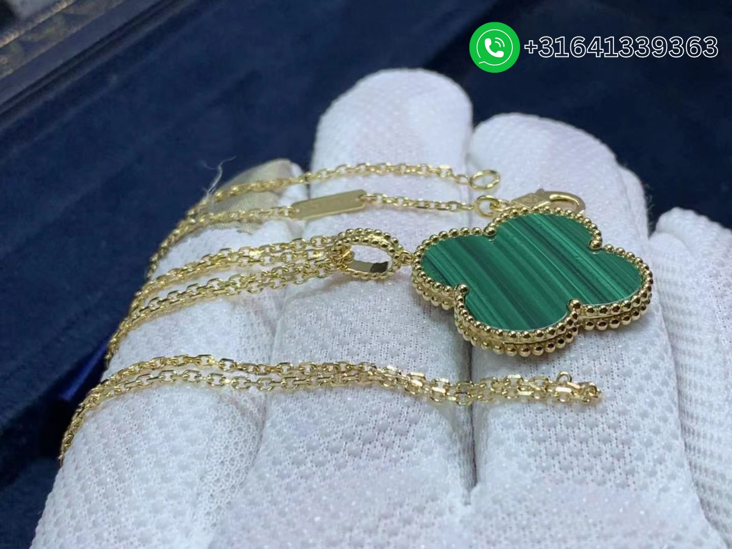 Van Cleef & Arpels 18k Yellow Gold Malachite 1 Motif Magic Alhambra Necklace VCARO3MG00 - Image 5