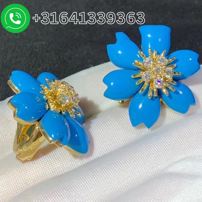 Van Cleef & Arpels 18k Yellow Gold Turquoise Diamond Small Model Flower Rose de Noel Earrings - Image 2